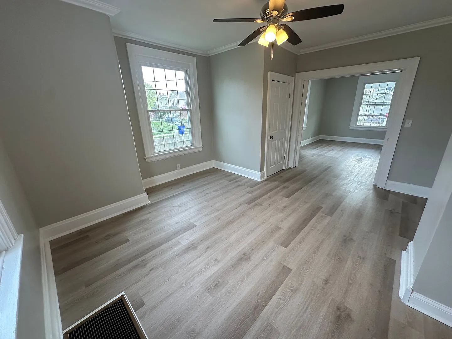 Beautiful Newly Renovated Home 4 Bedroom 2 Bath — Photo 3
