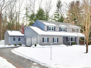 17 Litchfield Dr, Simsbury, CT 06070