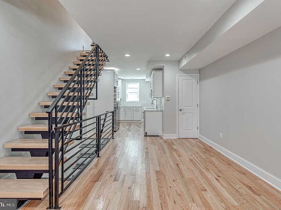 5th image of 2427 S Iseminger St
