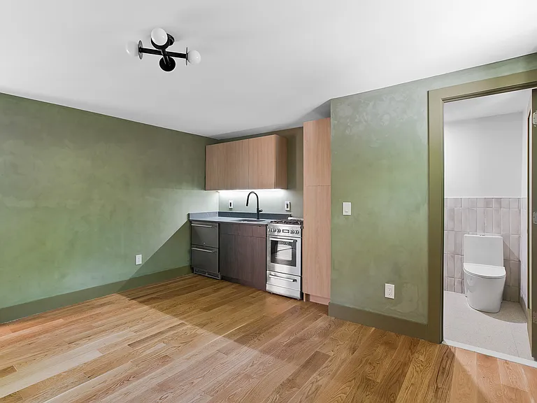 699 Jersey Ave #C — Photo 3
