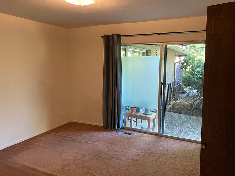 14407 Kingsley Ave — Photo 17