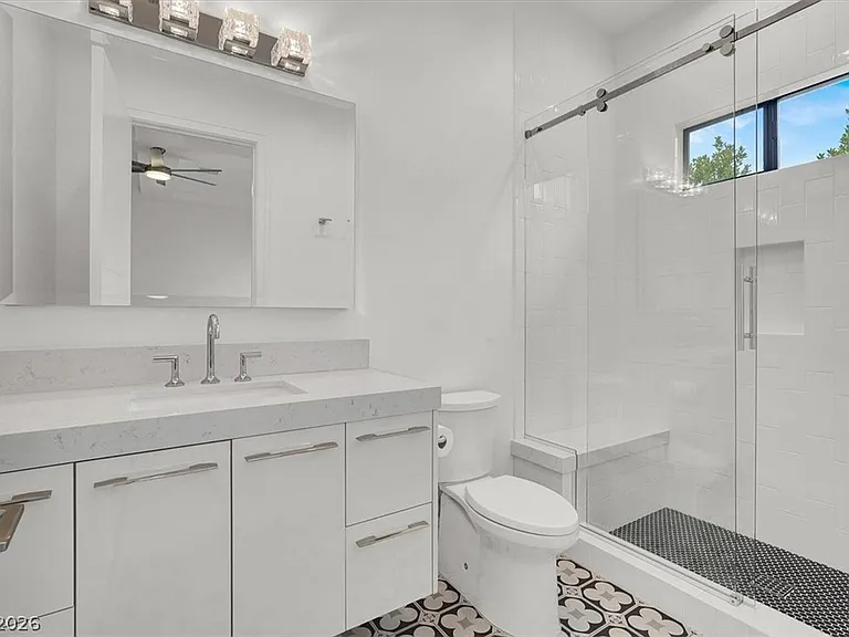 20 Pebble Hills Ct — Photo 35