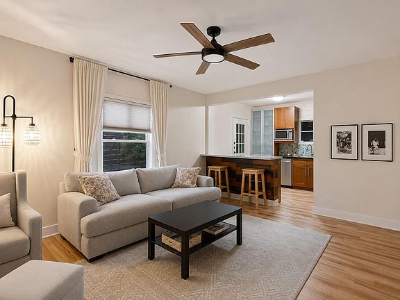 4th image of 412 W Croslin St