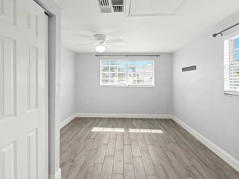 13916 Sommers Ave — Photo 30