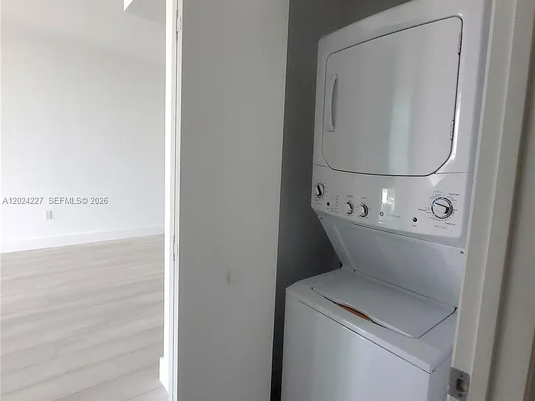 90 SW 3rd St #2208 — Photo 19