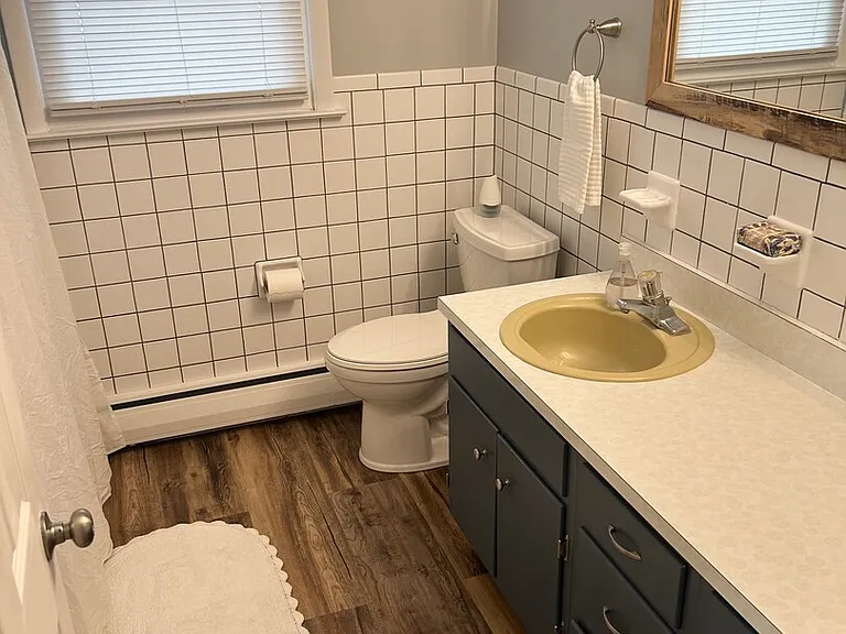 Maplewood Dr — Photo 11