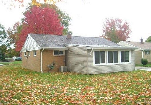 2nd image of 135 Aylesboro Ave