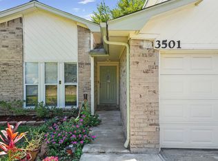 3501 Old Oaks Dr, Baytown, TX 77521