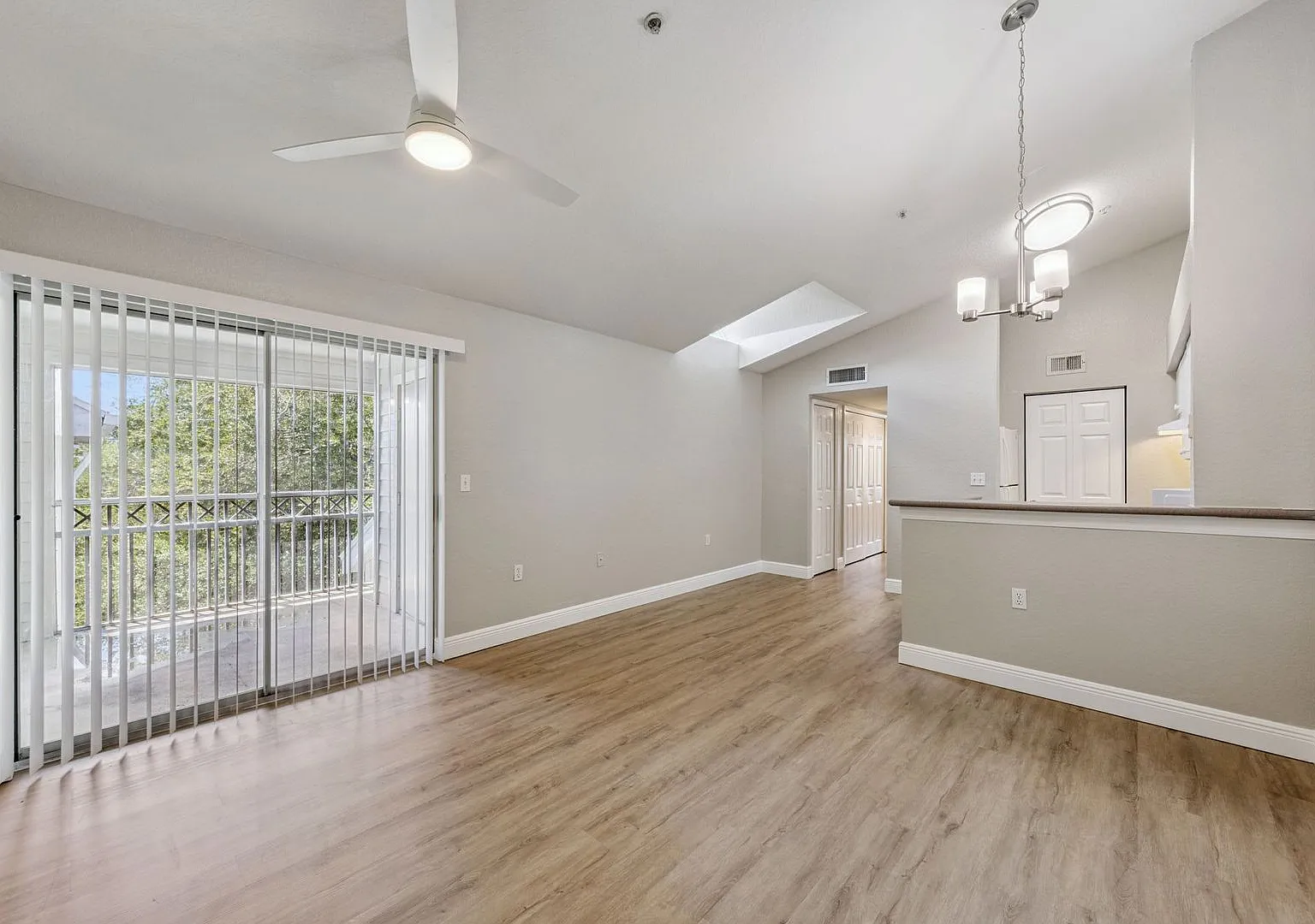 Newly Renovated Top Floor Condo in Park Central ~ Gated Community ~ New Paint and New LVP Flooring! — Photo 4