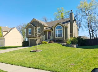 20451 W 220th St, Spring Hill, KS 66083