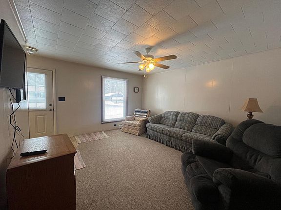 3rd image of 212 Shady Lane Ave