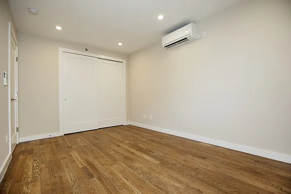 Rented by REAL New York | media 11