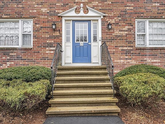 2nd image of 15 Myles Standish Dr Unit 6