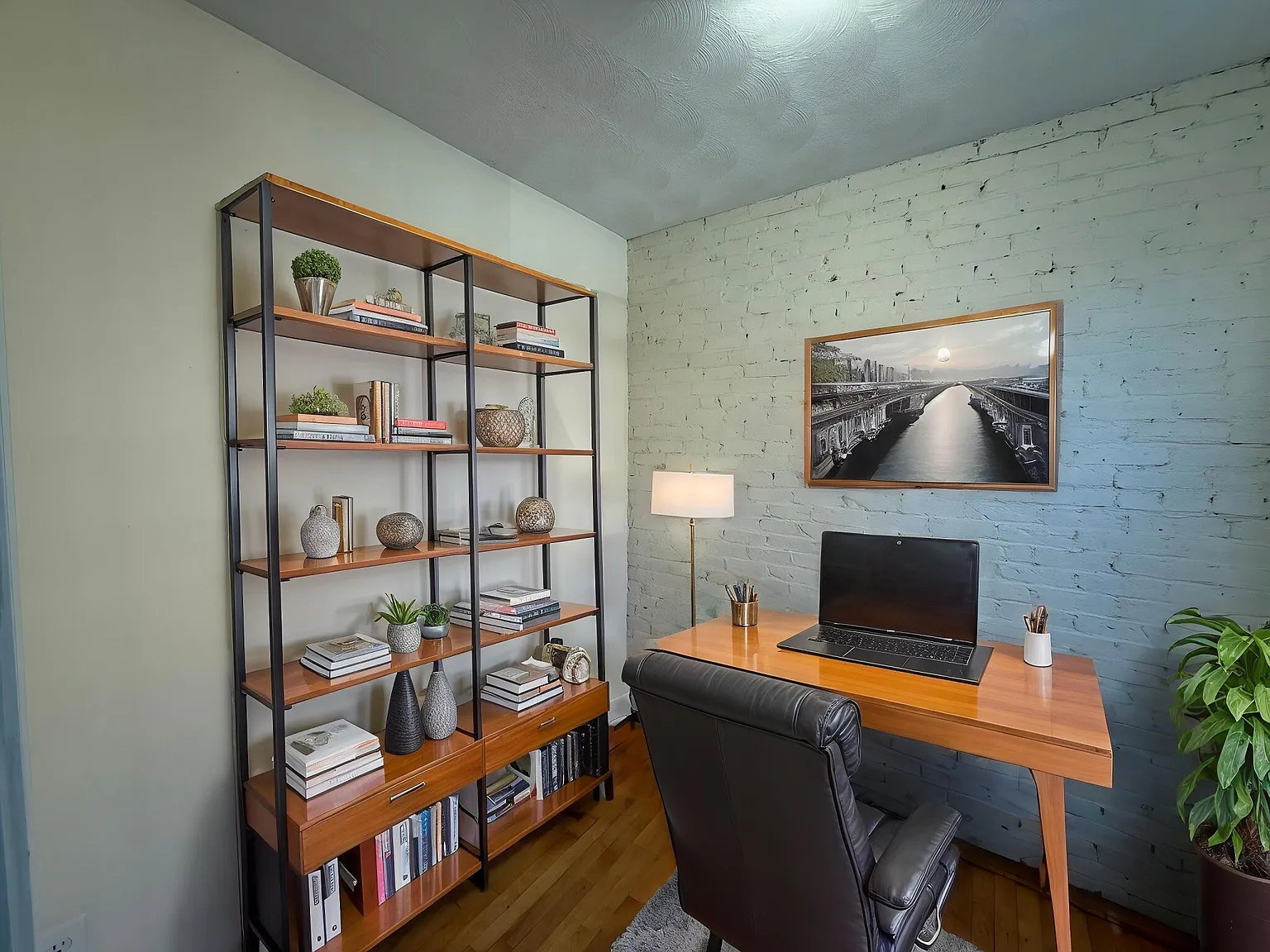 3 bed, 900 sqft, $2,850 — Photo 4