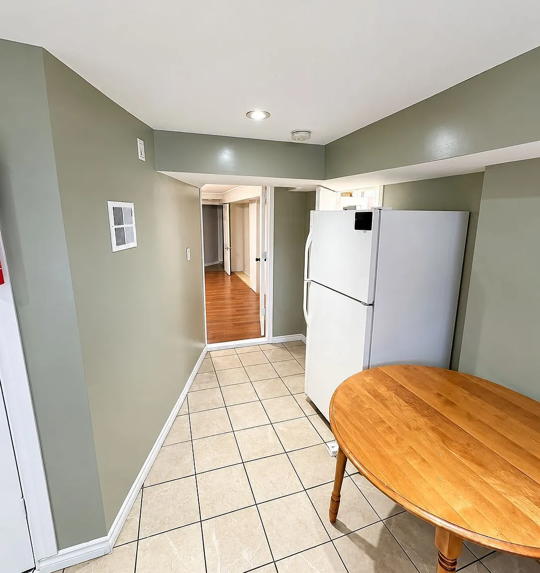 2 bed, $2,000 — Photo 3