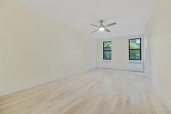 Rented by MNS | media 2