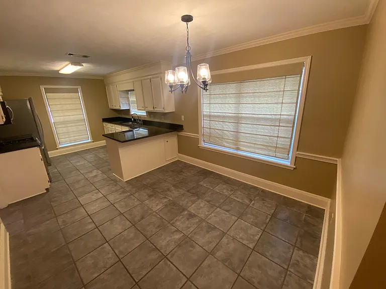 81 Sunline Dr — Photo 7