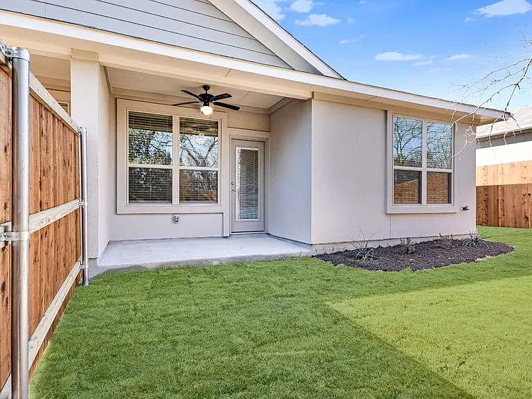 450 Parkline Dr — Photo 16