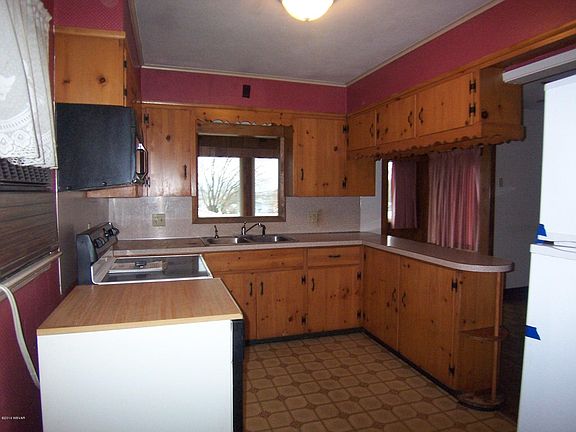 3rd image of 214 W 6th Ave S