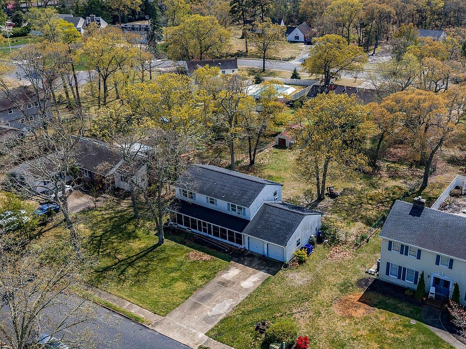 2nd image of 6 Black Oak Dr