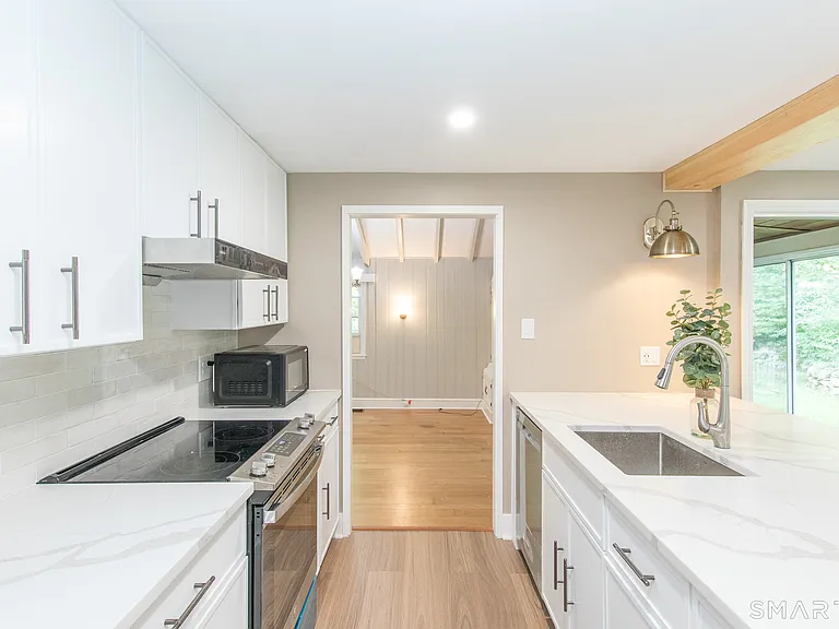 211 New Canaan Rd — Photo 15