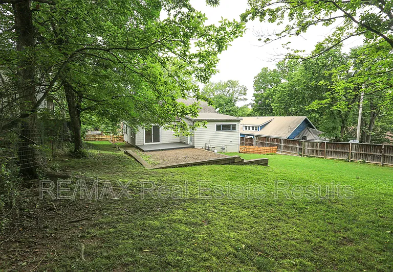 610 N Olive Ave — Photo 41