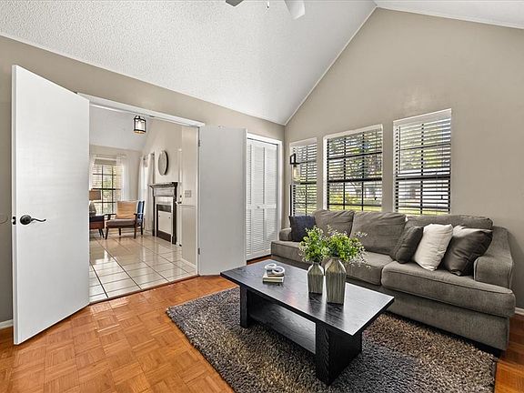 5th image of 947 Southridge Trl