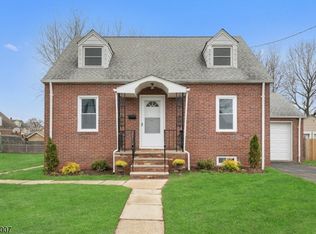 32 N 7Th Ave, Manville, NJ