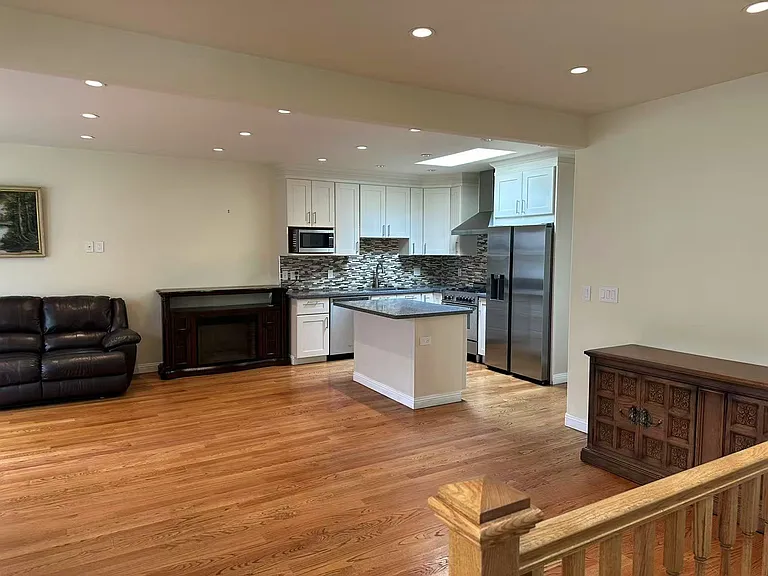 535 Mangels Ave #A — Photo 2