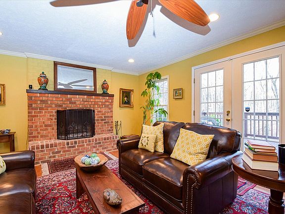 4th image of 3401 Peakwood Dr SW