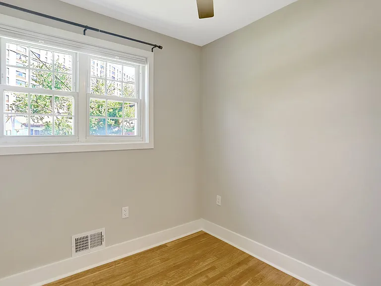 4519 Holmes Run Pkwy — Photo 15