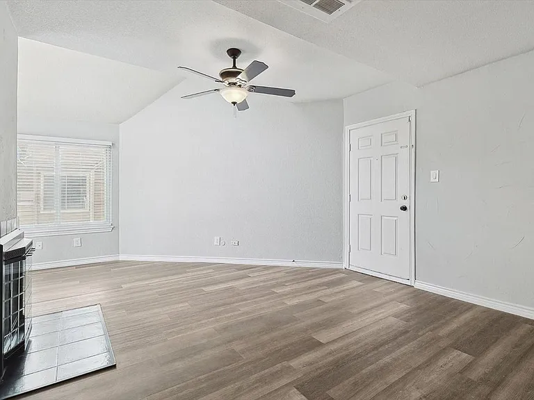 9805 Walnut St #C206 — Photo 2