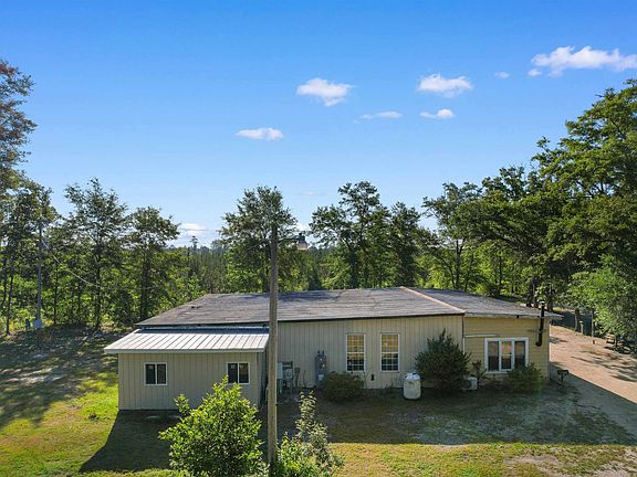 4th image of 1040 Wee Tee Rd.