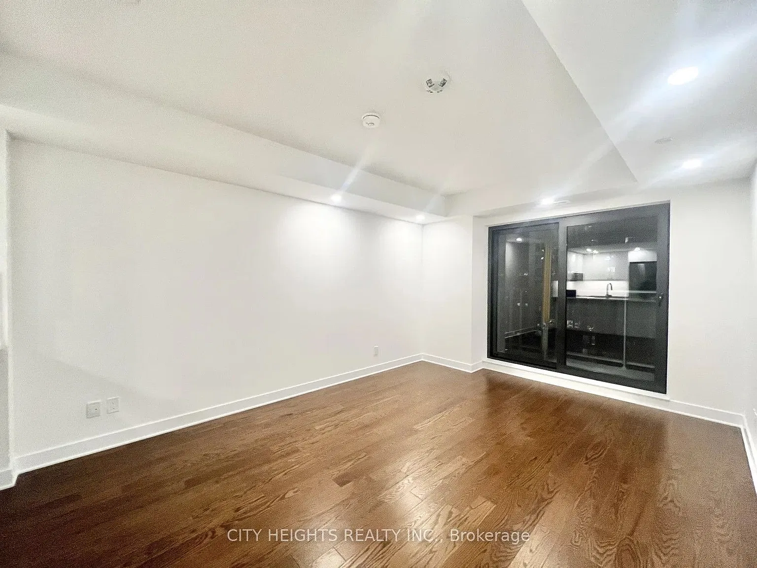 180 George St — Photo 4