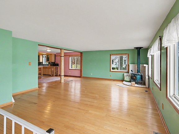 4th image of 12015 Oakridge Rd