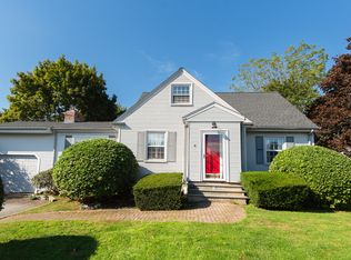 8 Fenner Ave, Newport, RI 02840