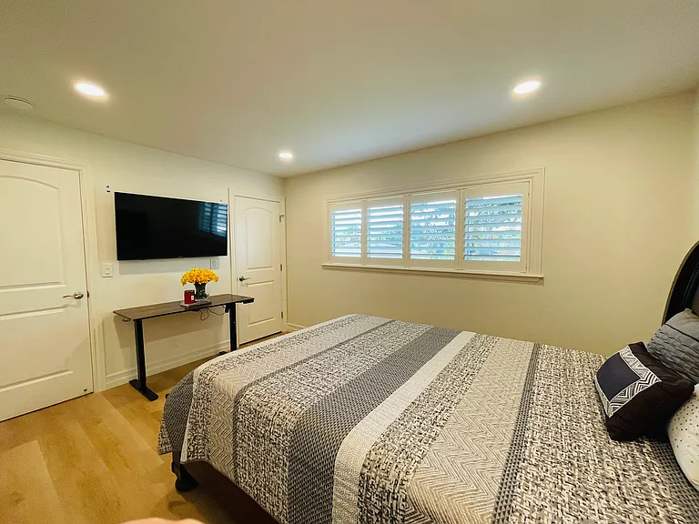 Standard Bedroom with Shared Bath