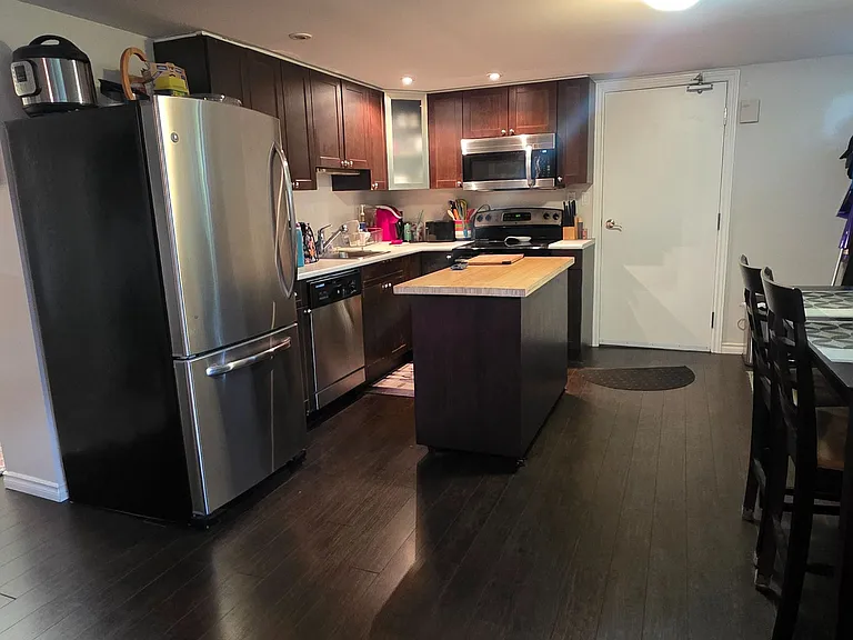 83 Monkswood Cres N #BSMNT — Photo 2