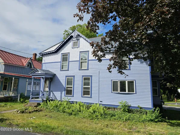 22 Lake Ave Avenue, Round Lake, NY 12151