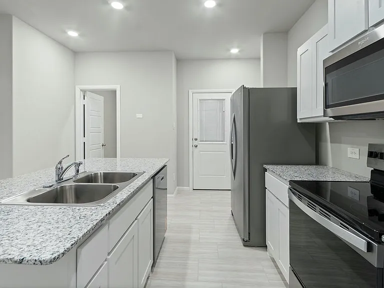 3101 Strawberry Farm Ln — Photo 25