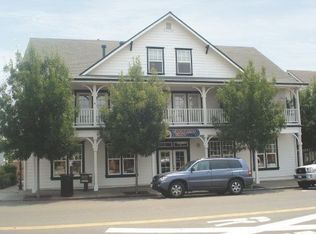 9042 Windsor Rd, Windsor, CA 95492