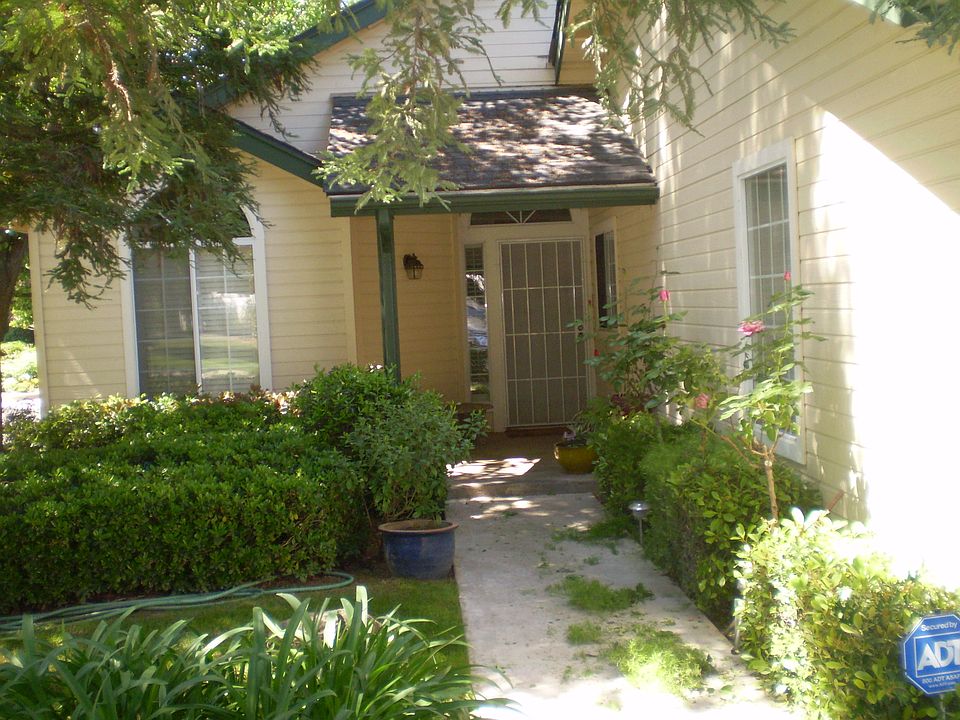 1st image of 9148 N Woodlawn Dr