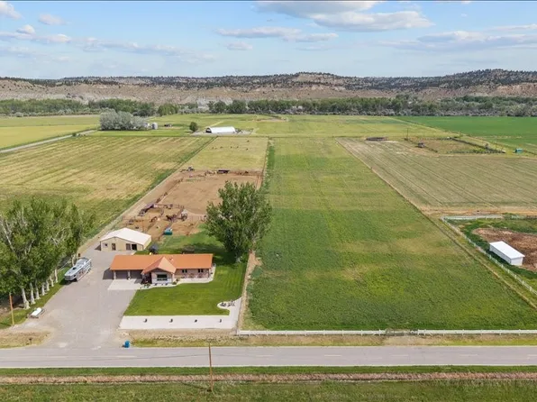 1419 W M Rd, Worden, MT 59088
