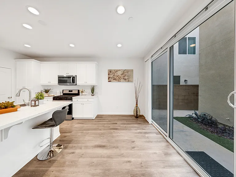 10532 Wilding Dr — Photo 22