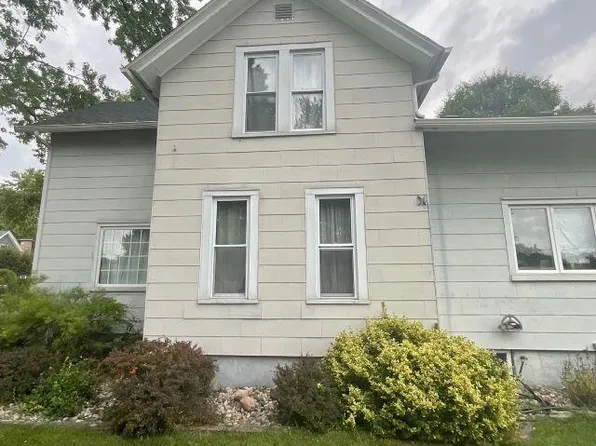 519 S Walsh St, Garrett, IN 46738