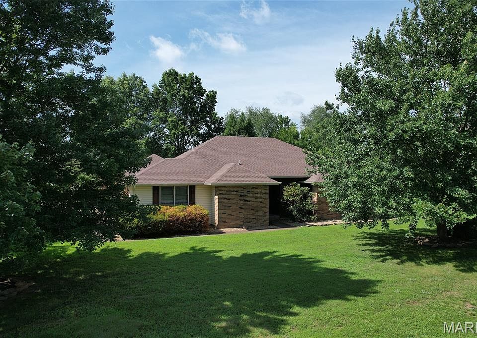 1st image of 324 Lantern Ln