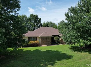 324 Lantern Ln, Lebanon, MO 65536