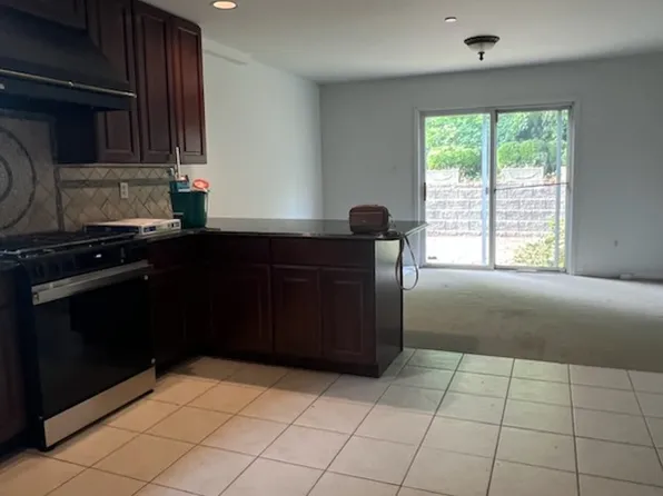 264 Ward Avenue image 3 of 21