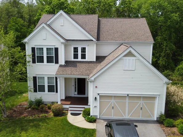 29 Autumn Ridge Dr, Hopkinton, MA 01748