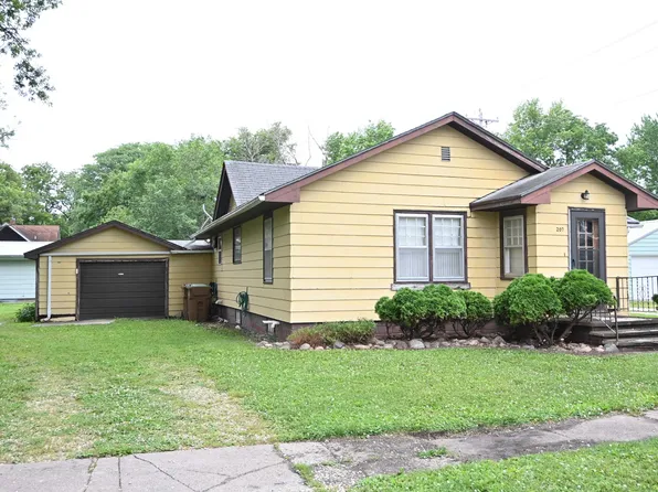 207 3rd St S, Albert City, IA 50510